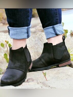 Sorel Emelie Chelsea Boot In Black-Sz 8